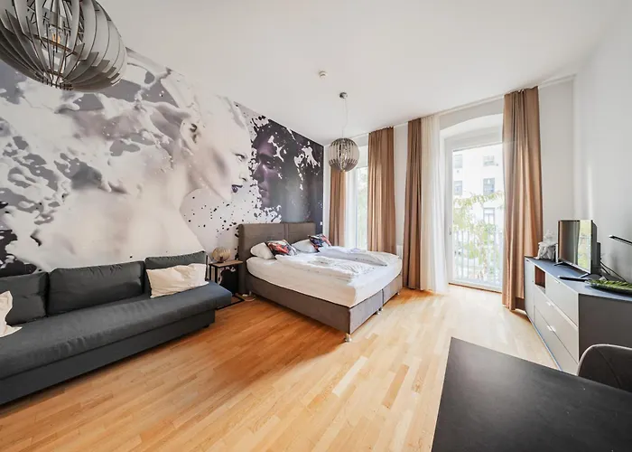 Stylish Nest For 4