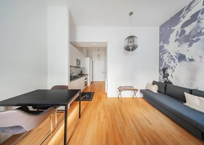 Stylish Nest For 4 *